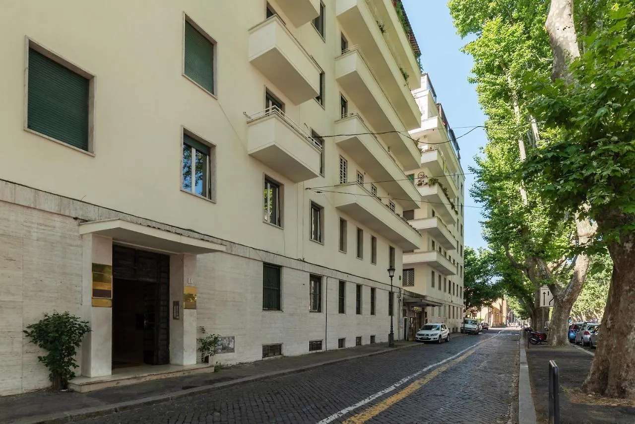 Rione Prati Comfy Apartment Roma İtalya