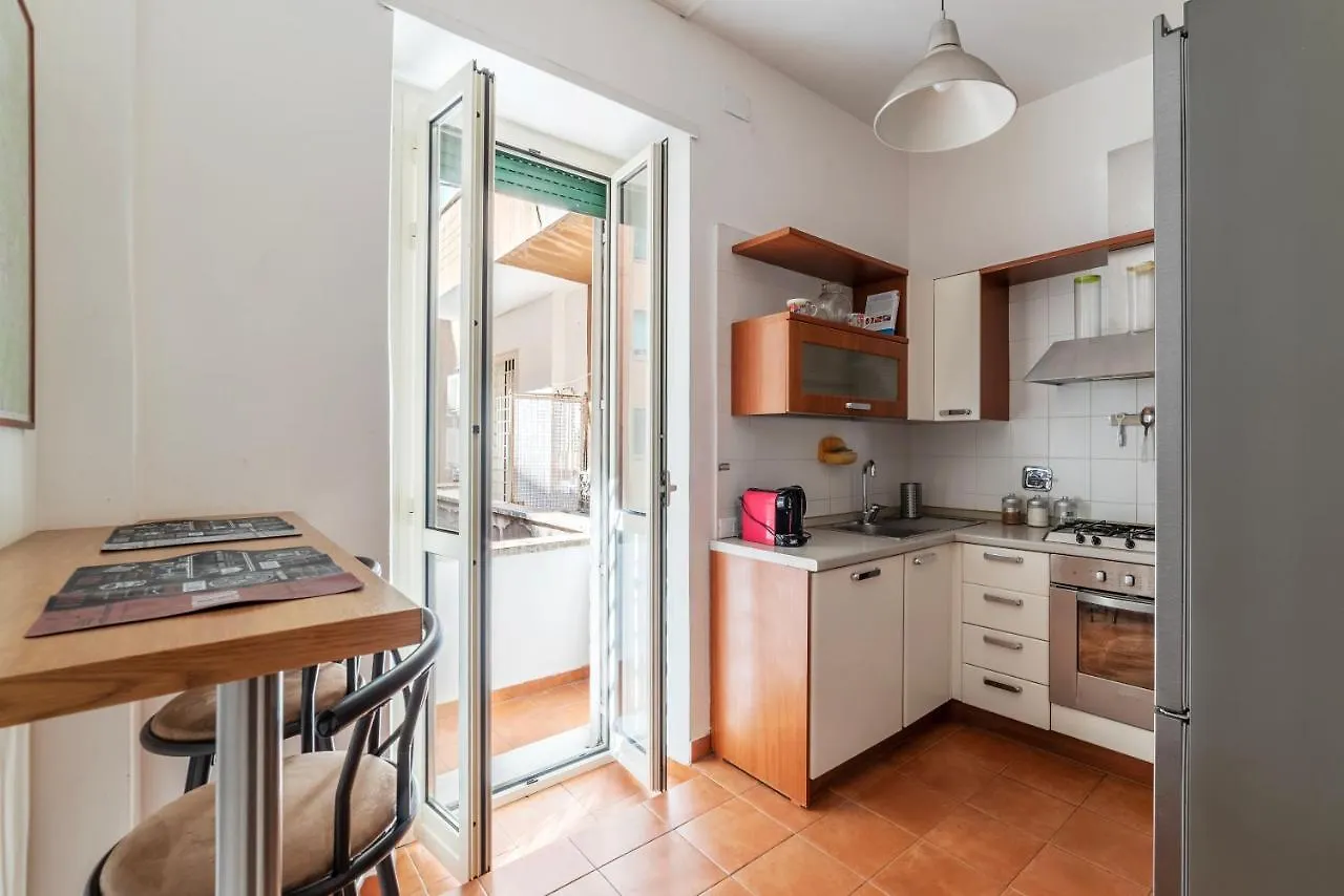 Rione Prati Comfy Apartment Rome